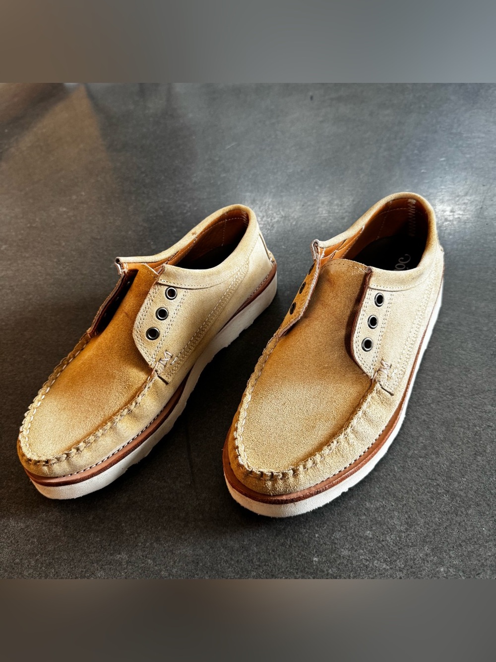 Men’s Easymoc shoes size 9 in excellent condition . - Picture 3 of 7
